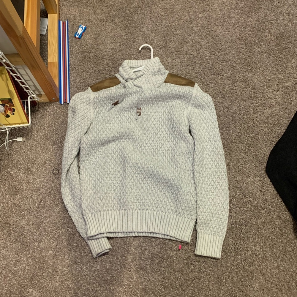 Sweater/turtle neck